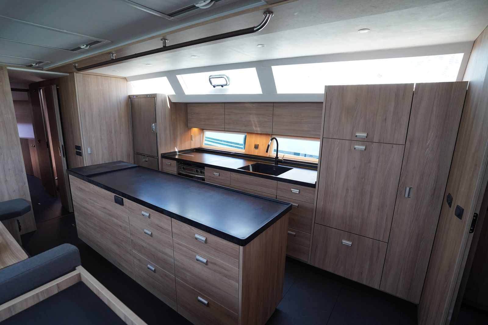 Pantry mit Corian-Arbeitsflächen